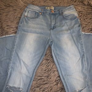 Guess light wash skinny jeans